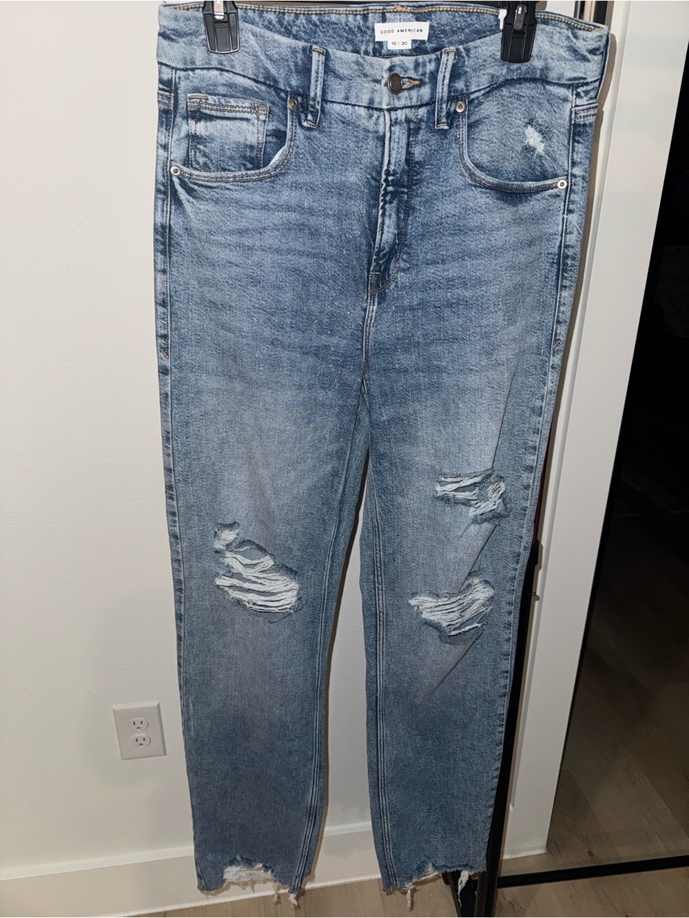 NWT Good American Light Blue Distressed Straight Leg Jeans